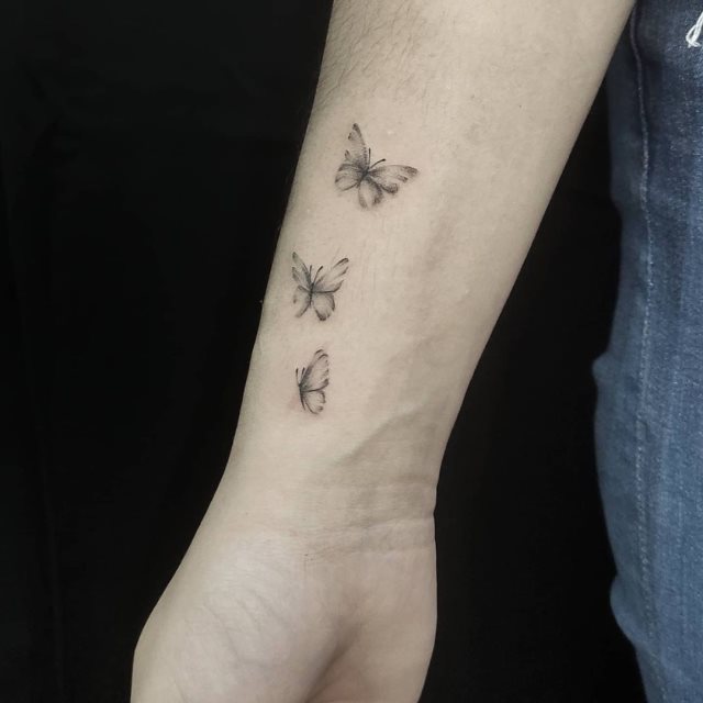 tattoo femenino bonita mariposa 38