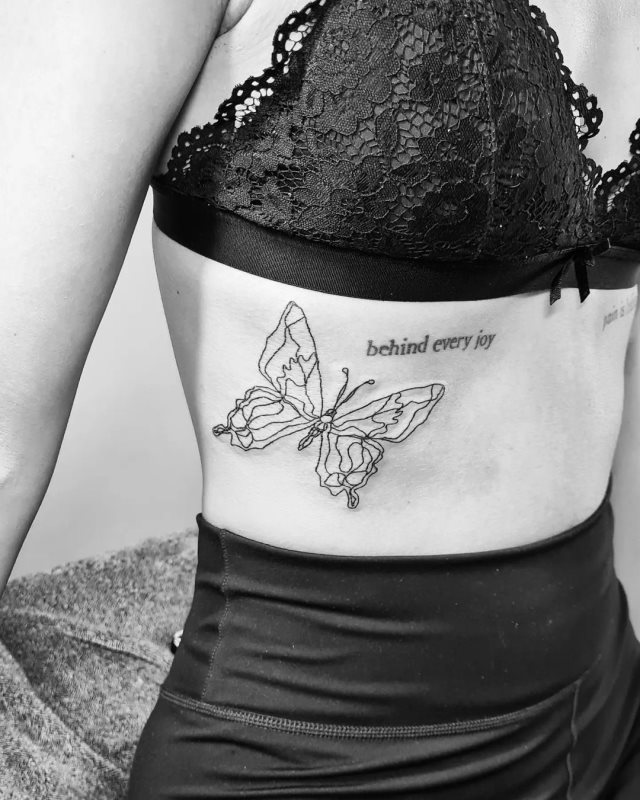 tattoo femenino bonita mariposa 40