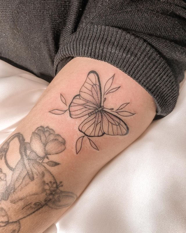 tattoo femenino bonita mariposa 41
