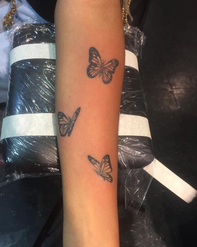 tattoo femenino bonita mariposa 45