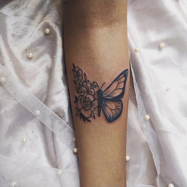 tattoo femenino bonita mariposa 50