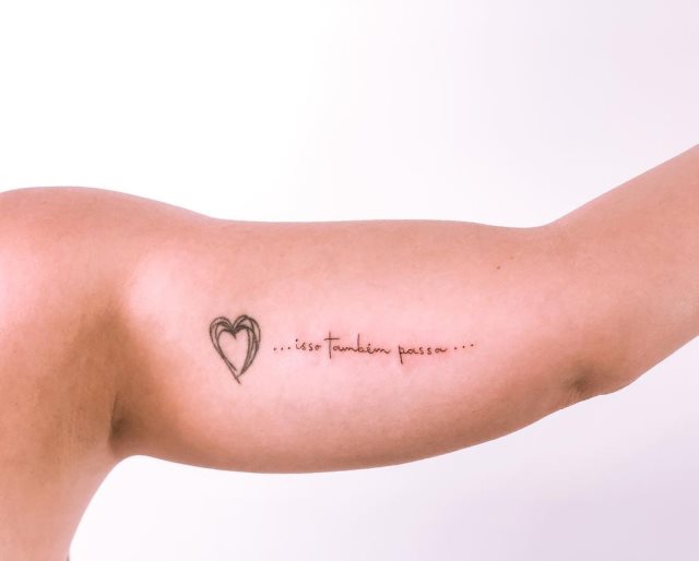 tattoo femenino con frase en el brazo 08