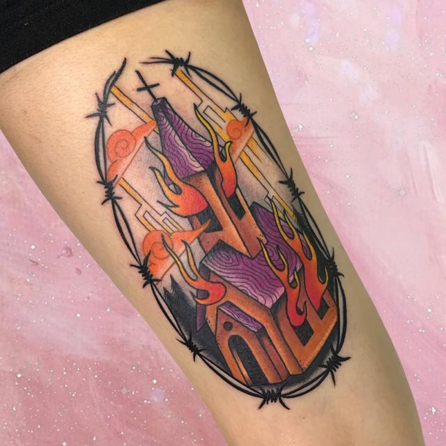 tattoo femenino con fuego 25