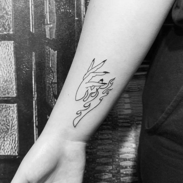 tattoo femenino con fuego 37
