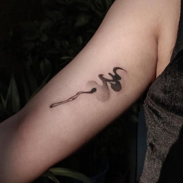 tattoo femenino con fuego 46