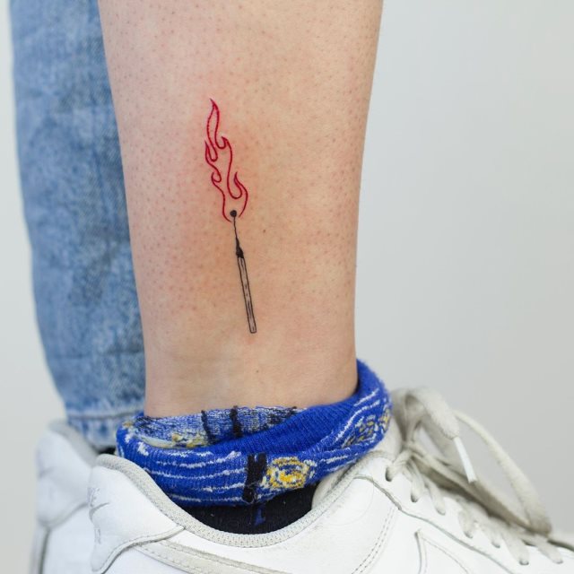 tattoo femenino con fuego 56