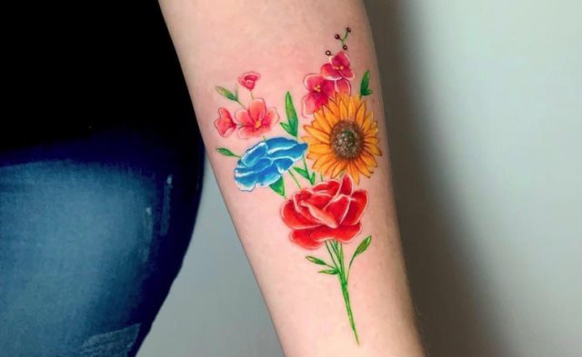 tattoo femenino con mucho color 01