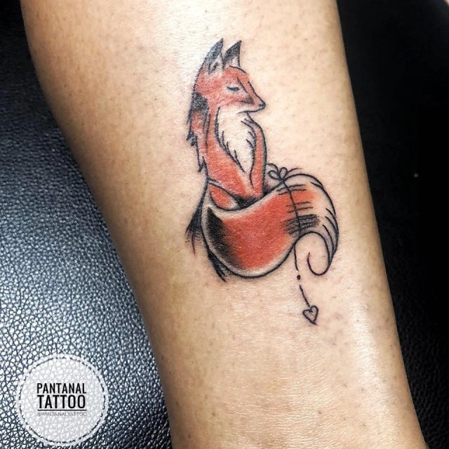 tattoo femenino con mucho color 10