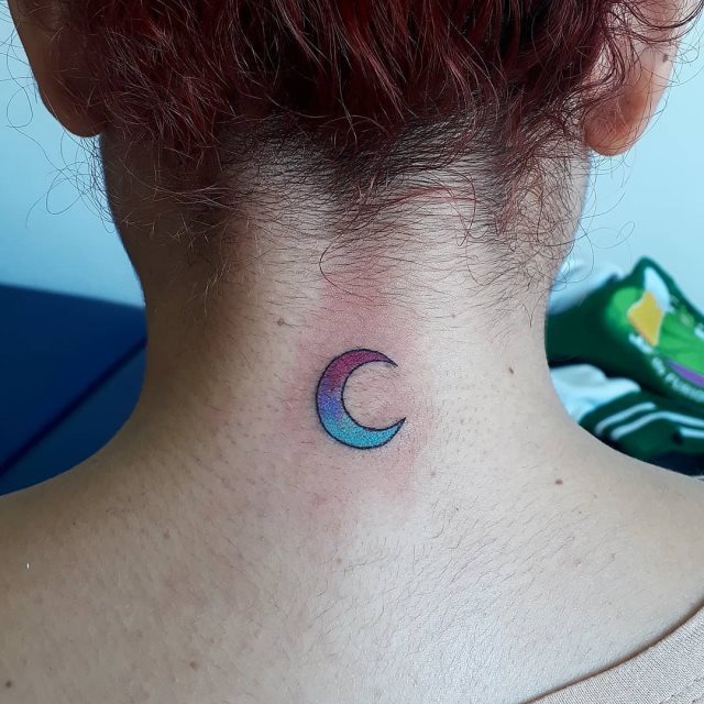 tattoo femenino con mucho color 20