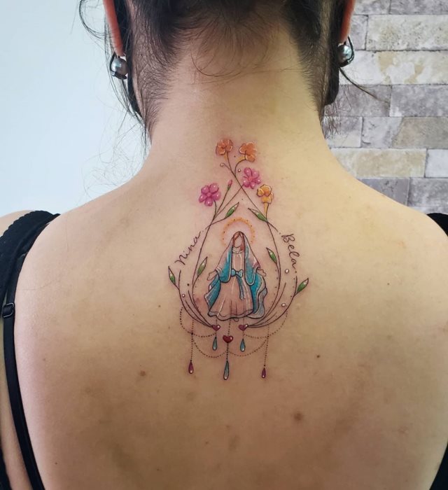 tattoo femenino con mucho color 25