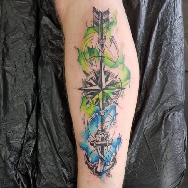 tattoo femenino con un ancla 05