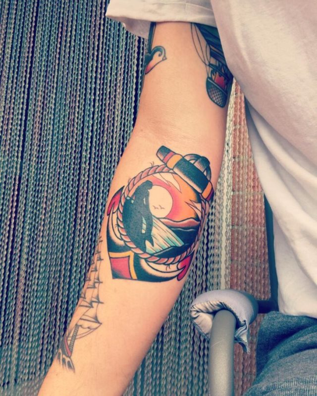 tattoo femenino con un ancla 08