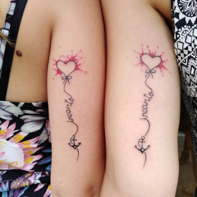 tattoo femenino con un ancla 68