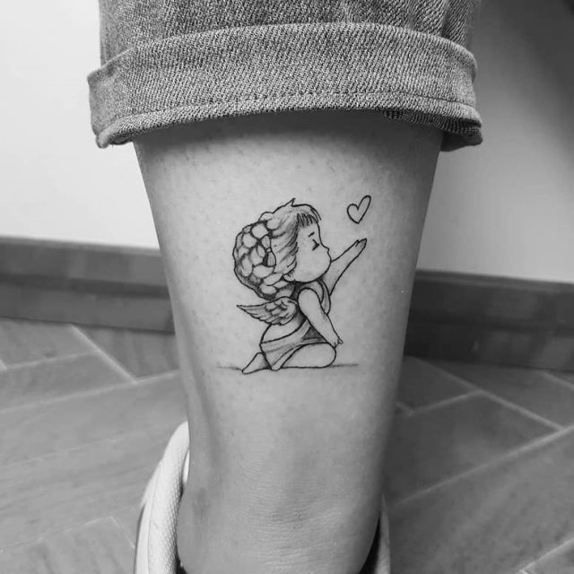 tattoo femenino con un angel 20