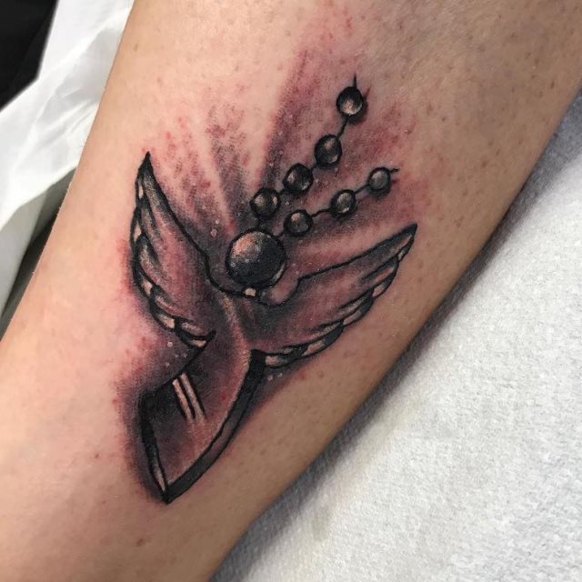 tattoo femenino con un angel 31