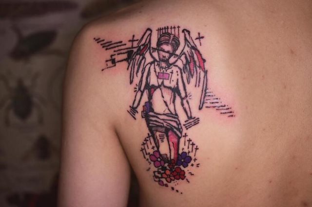 tattoo femenino con un angel 54