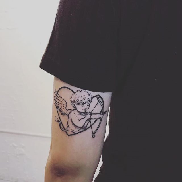 tattoo femenino con un angel 62