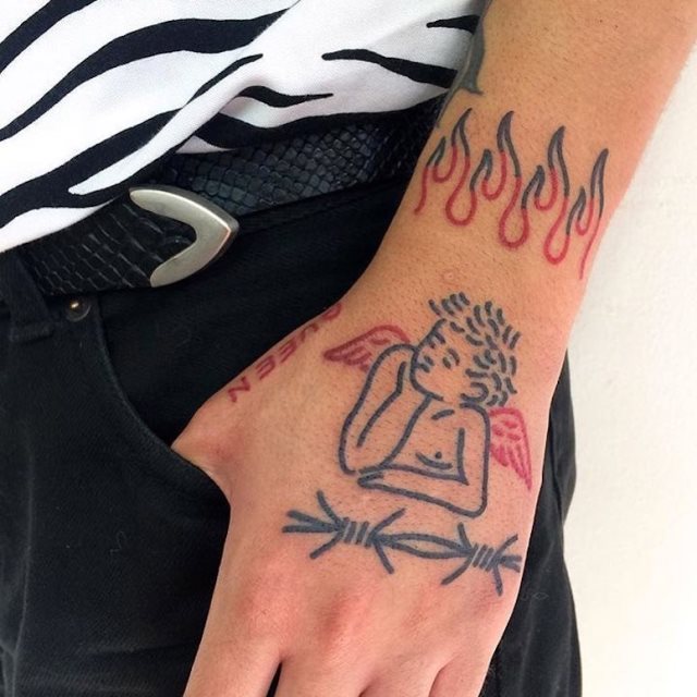 tattoo femenino con un angel 80