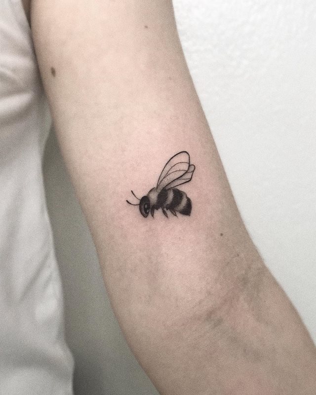 tattoo femenino con un animal 02