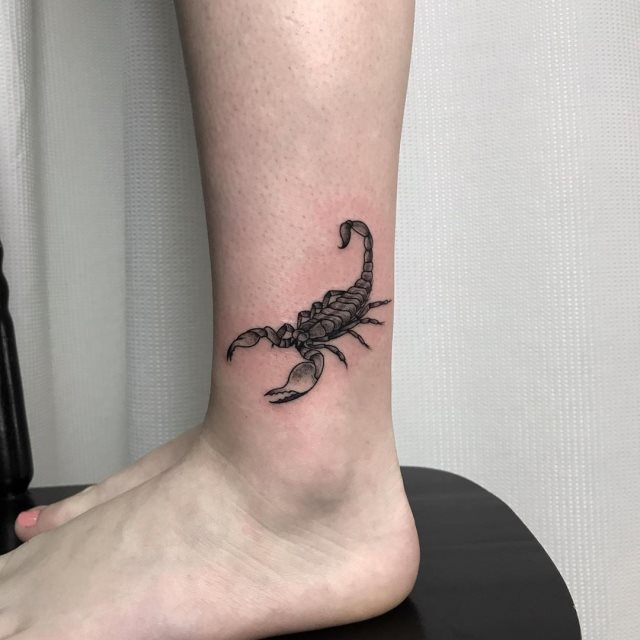 tattoo femenino con un animal 08