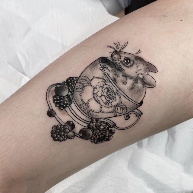 tattoo femenino con un animal 100