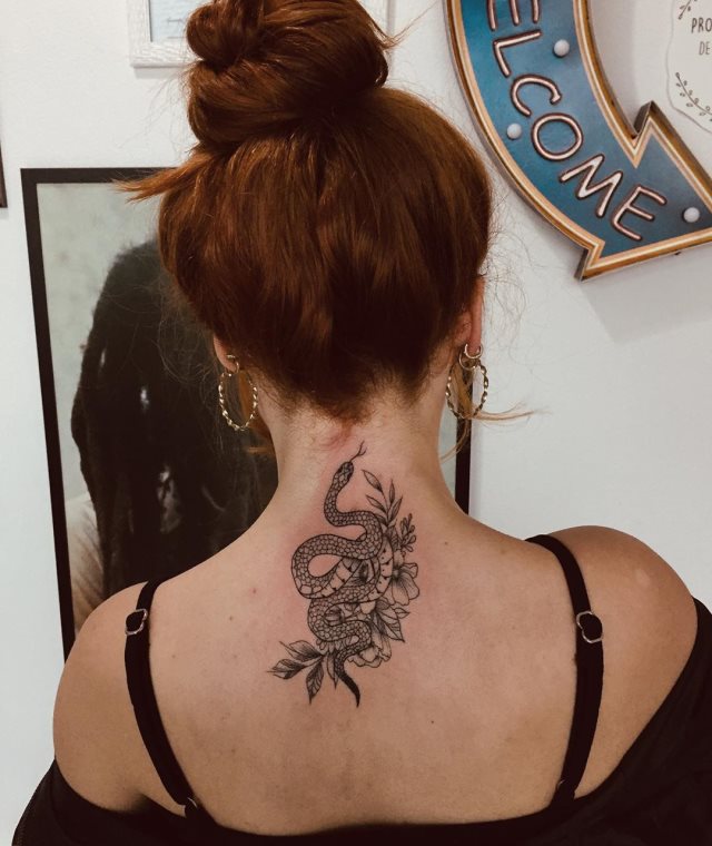 tattoo femenino con un animal 15