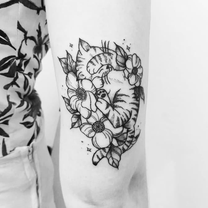 tattoo femenino con un animal 41