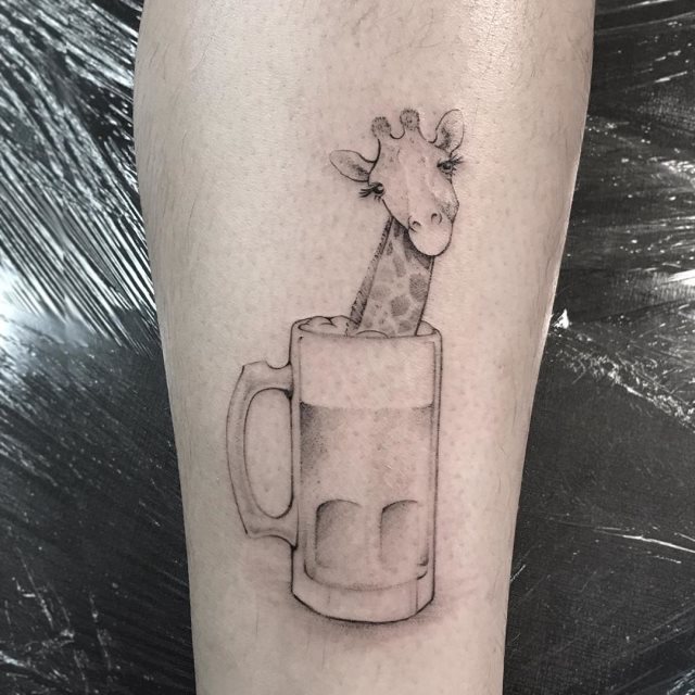 tattoo femenino con un animal 58