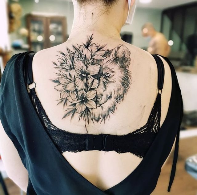 tattoo femenino con un animal 62