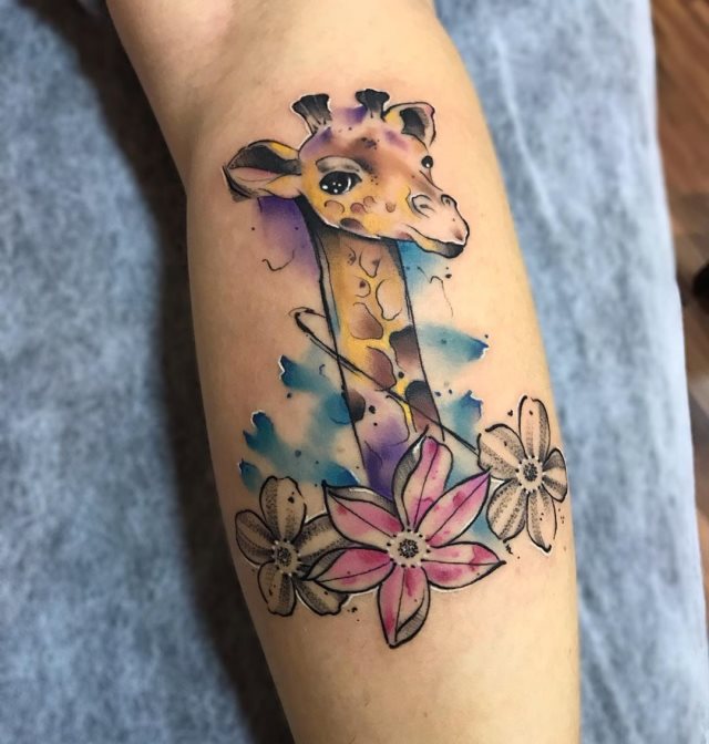 tattoo femenino con un animal 64
