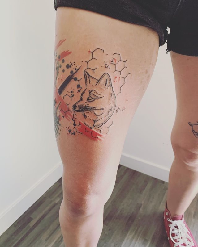 tattoo femenino con un animal 76