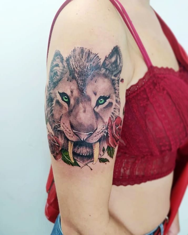 tattoo femenino con un animal 88