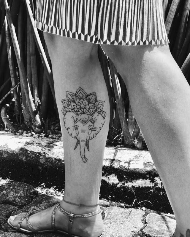 tattoo femenino con un animal 98