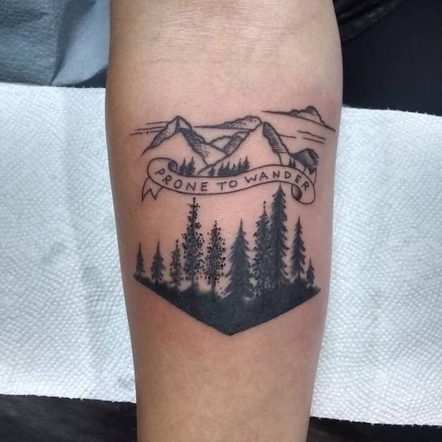 tattoo femenino con un arbol 16