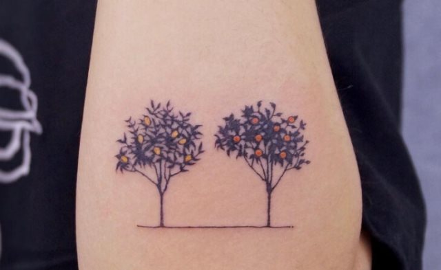 tattoo femenino con un arbol 17