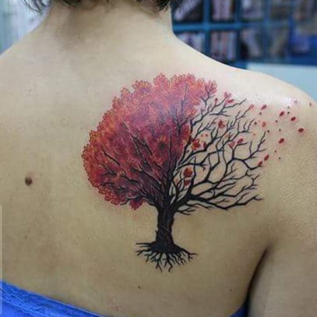 tattoo femenino con un arbol 33