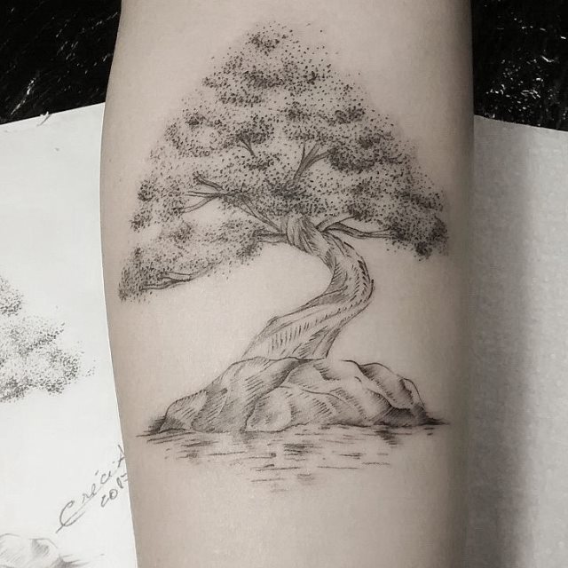tattoo femenino con un arbol 53