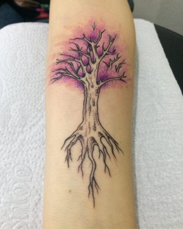 tattoo femenino con un arbol 57