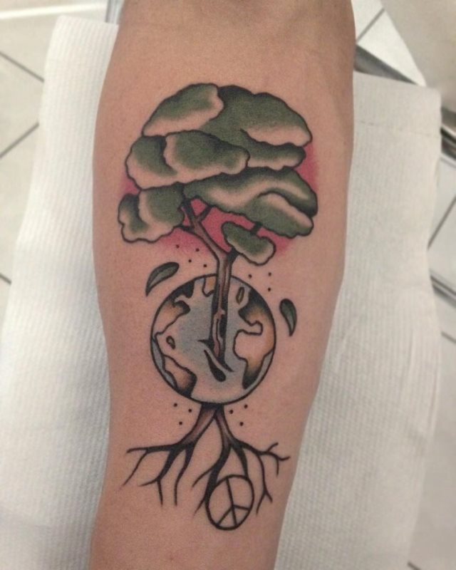 tattoo femenino con un arbol 67