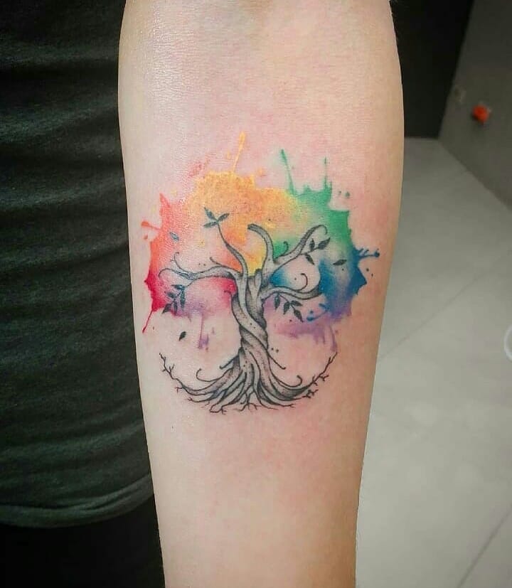 tattoo femenino con un arbol 74