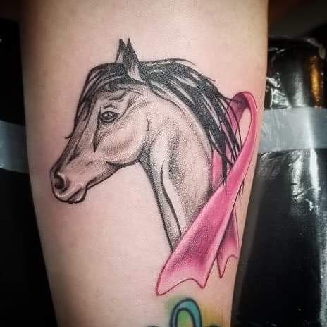 tattoo femenino con un caballo 14