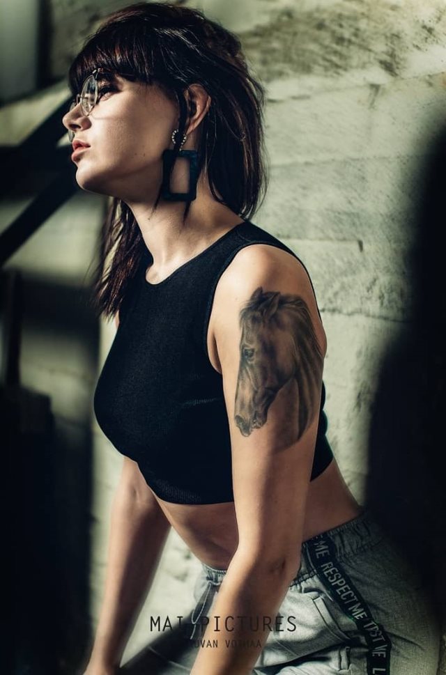 tattoo femenino con un caballo 30