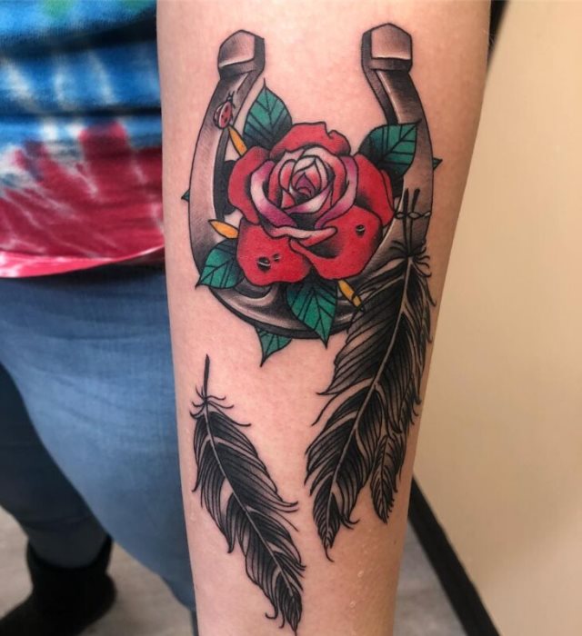 tattoo femenino con un caballo 39