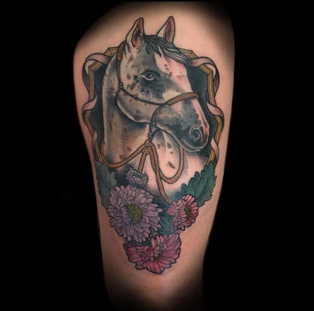 tattoo femenino con un caballo 44