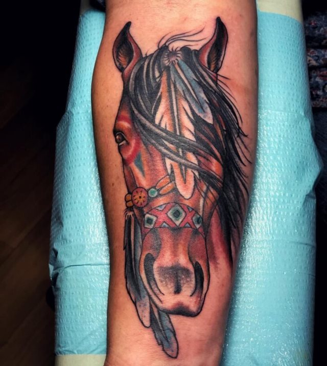 tattoo femenino con un caballo 51