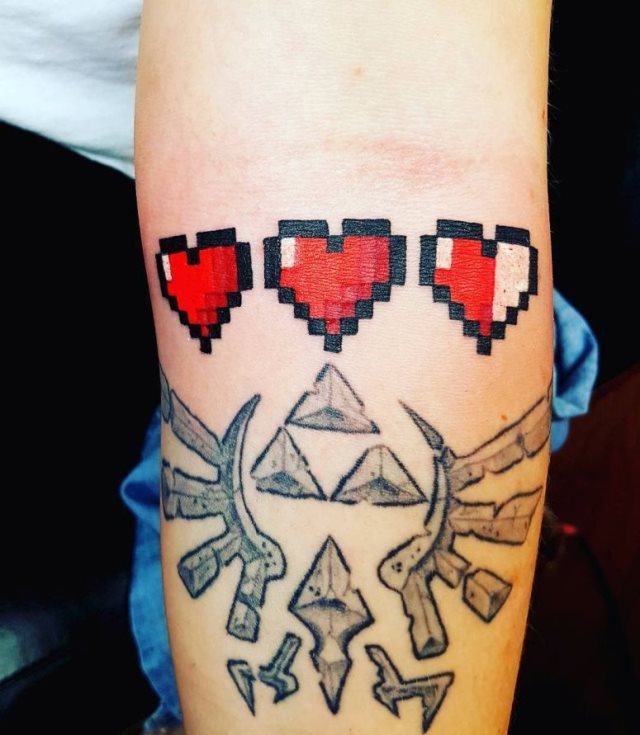 tattoo femenino con un corazon 35
