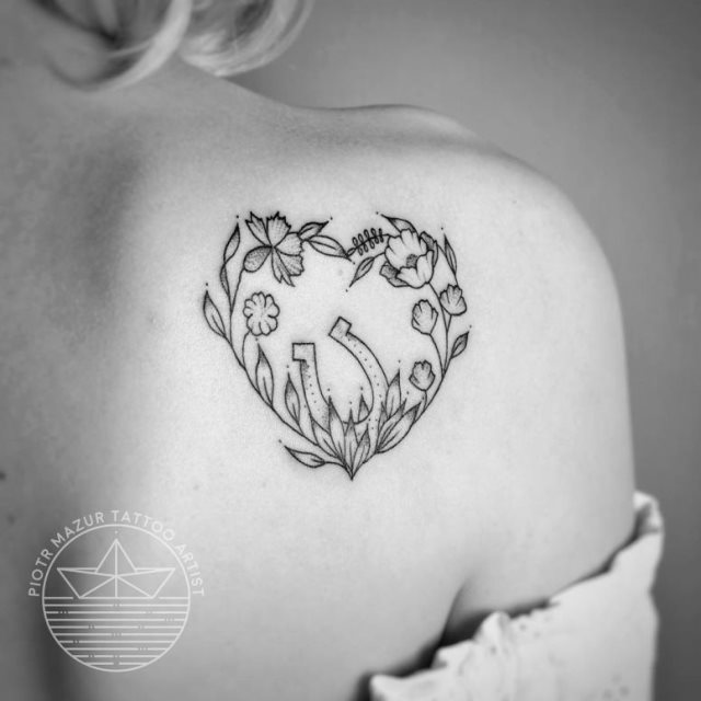 tattoo femenino con un corazon 41