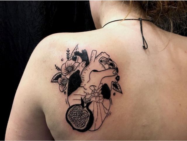 tattoo femenino con un corazon 59