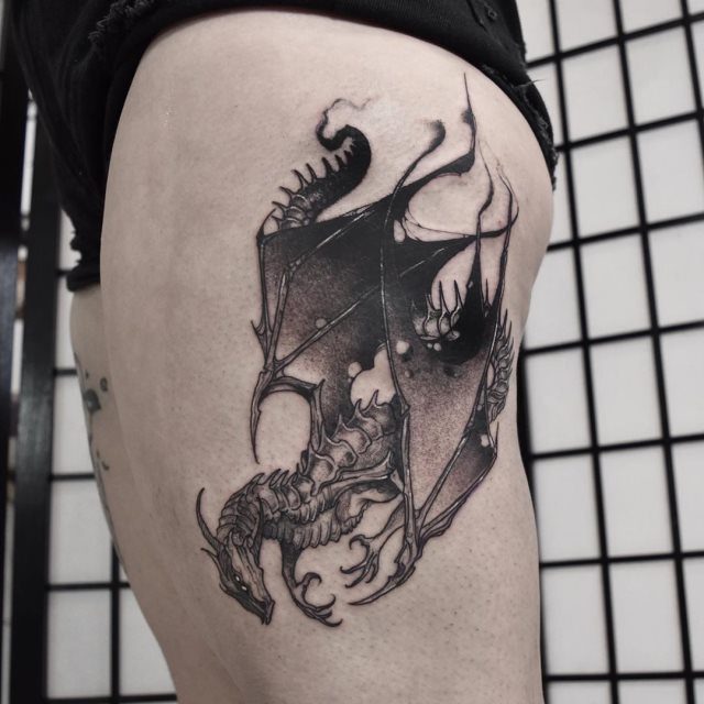 tattoo femenino con un dragon 65