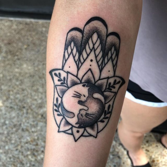 tattoo femenino con un gato 17